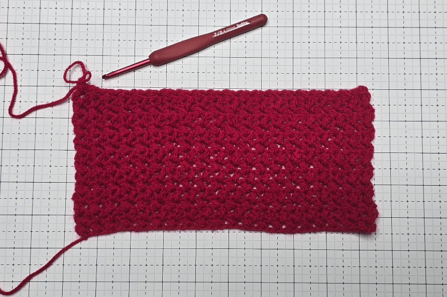 a tension square of Elizabeth stitch