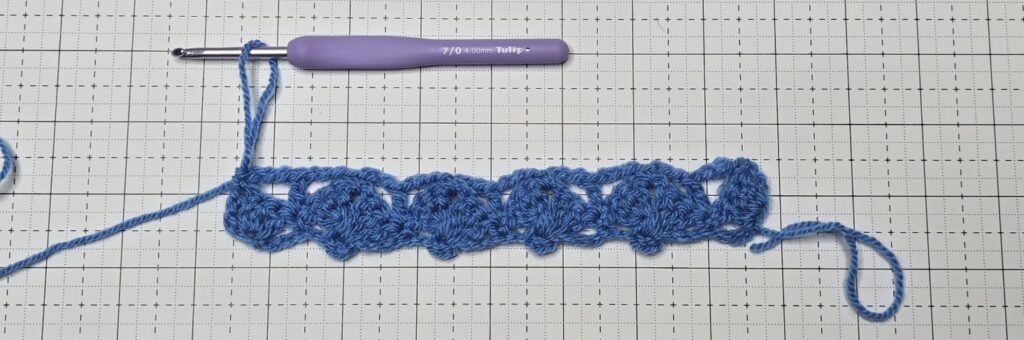 The overlapping shell stitch row 2